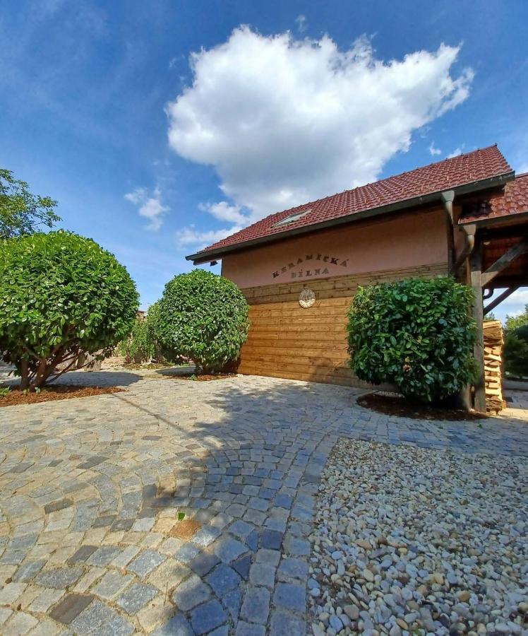 Ubytovani V Soukromi Na Sadove 906 - Valtice Exterior foto