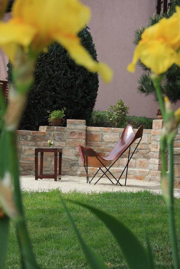 Ubytovani V Soukromi Na Sadove 906 - Valtice Exterior foto