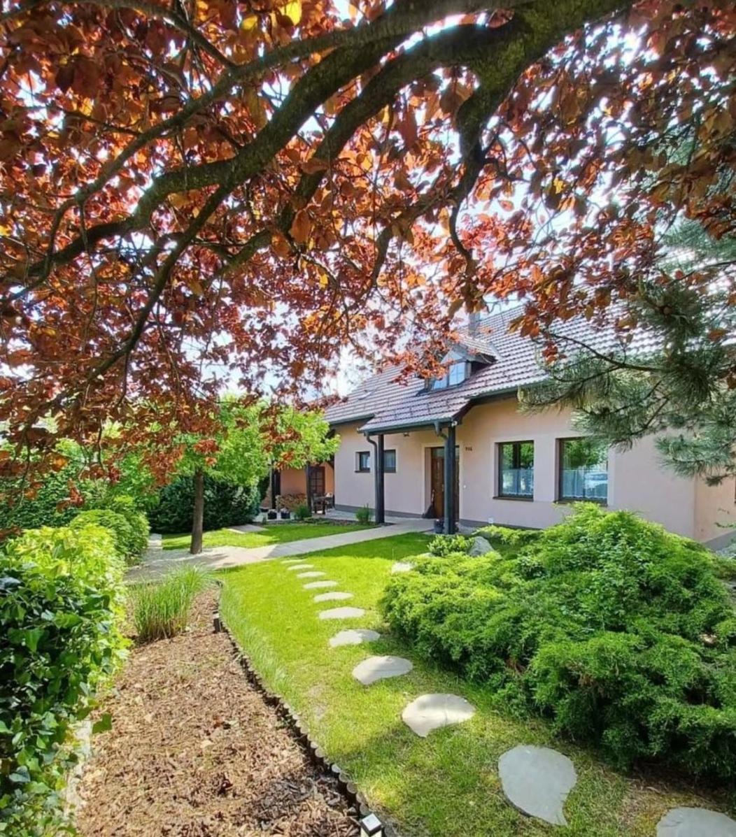 Ubytovani V Soukromi Na Sadove 906 - Valtice Exterior foto